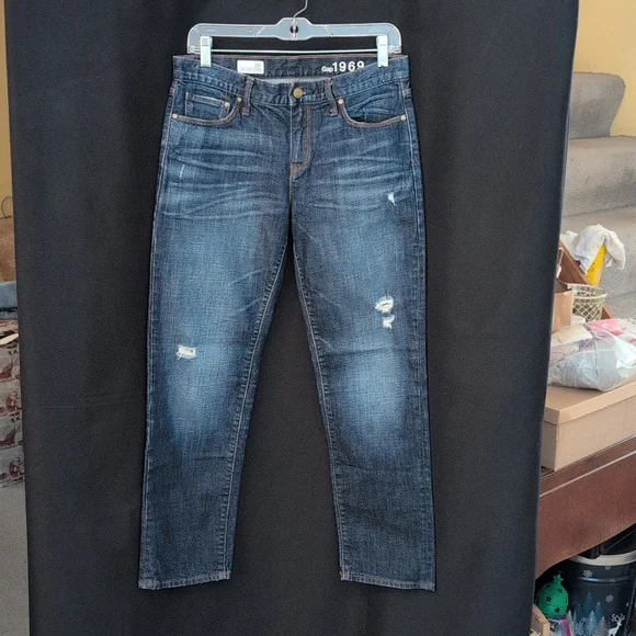 Gap Sexy Boyfriend Jeans - Picture 3 of 6